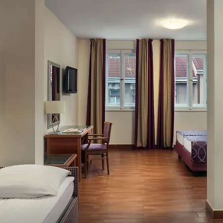 ガリレオ ホテル 4*